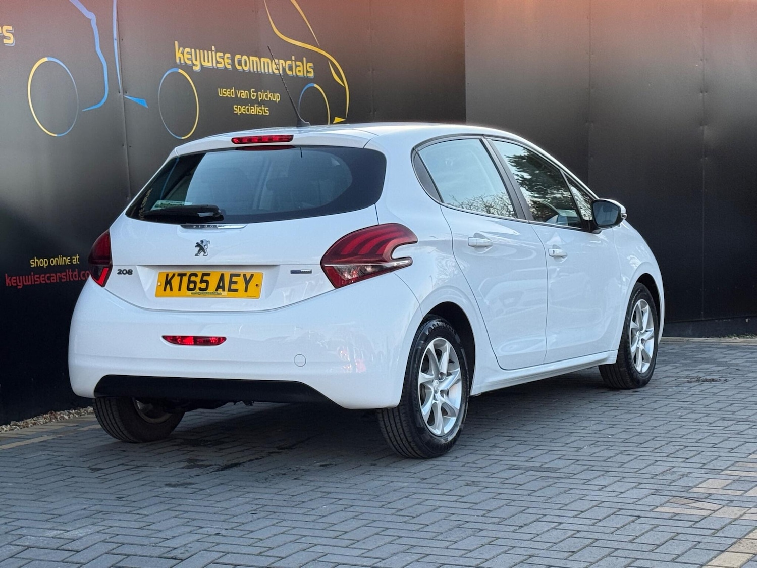 Used Peugeot 208 2016 for sale - 77658090: Photo 6
