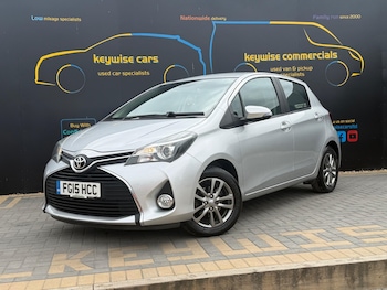 Used Toyota Yaris 2015 for sale - 79337003: Photo