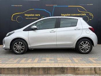 Used Toyota Yaris 2015 for sale - 79337003: Photo