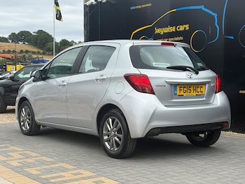 Used Toyota Yaris 2015 for sale - 79337003: Photo