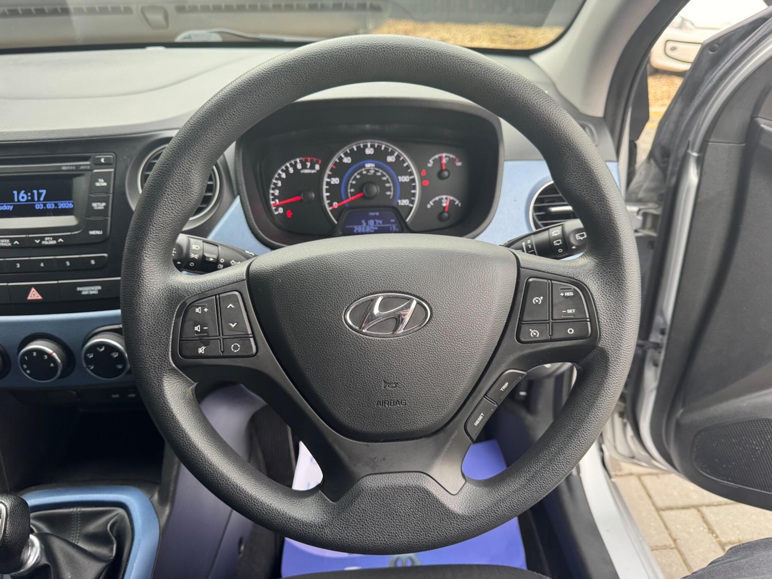 Used Hyundai i10 2016 for sale - 77737633: Photo 27