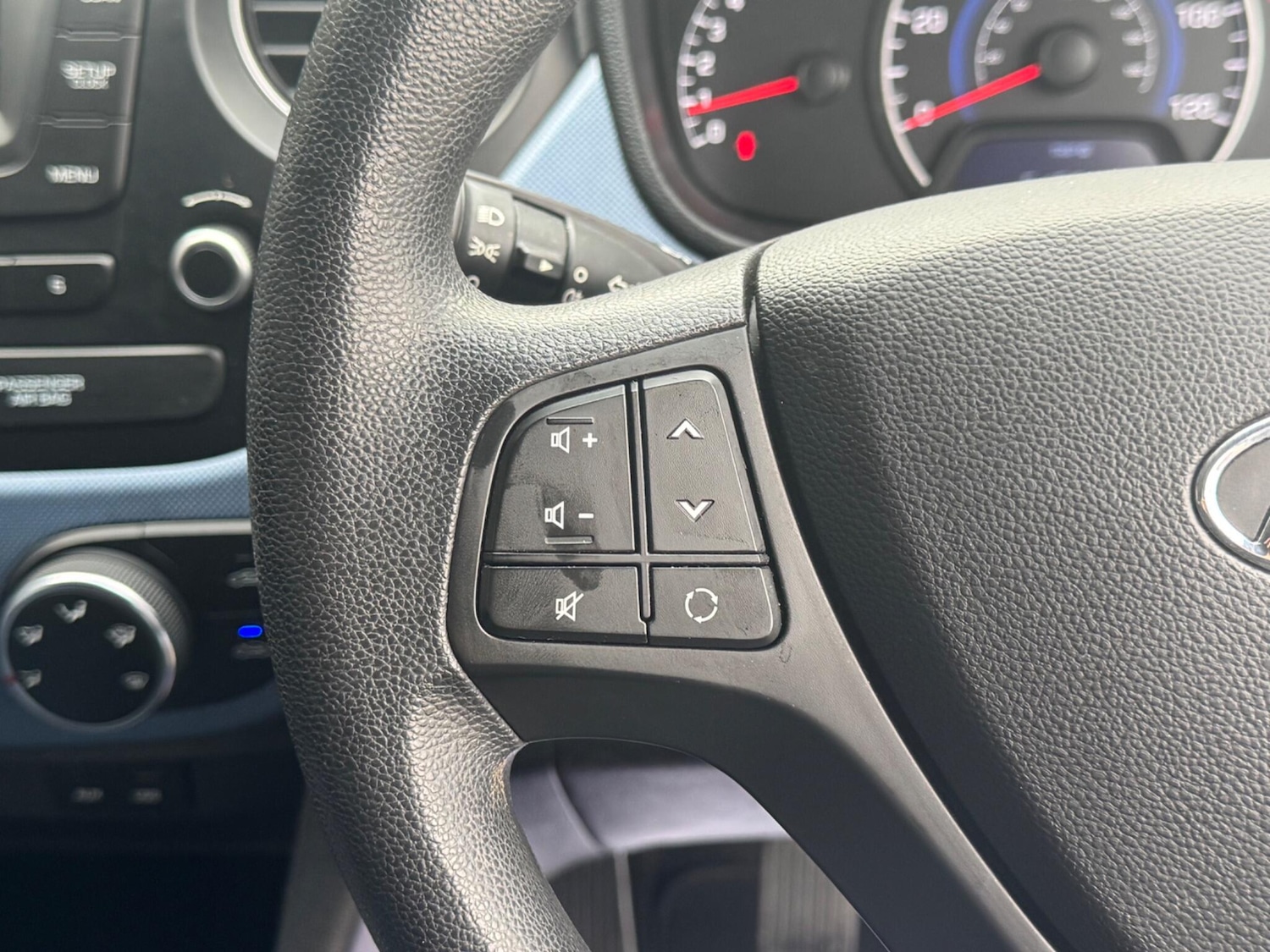 Used Hyundai i10 2016 for sale - 77737633: Photo 28