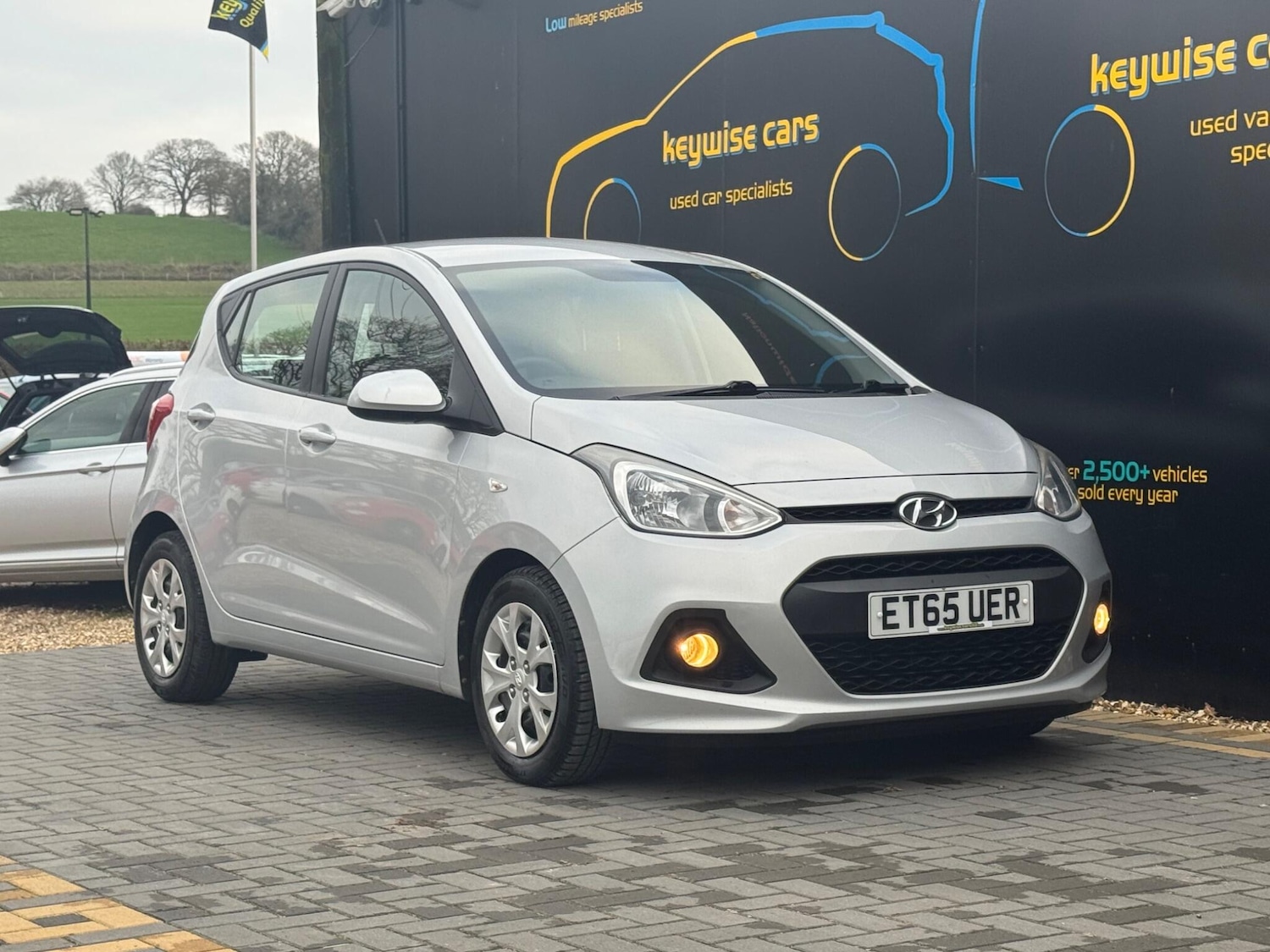Used Hyundai i10 2016 for sale - 77737633: Photo 9