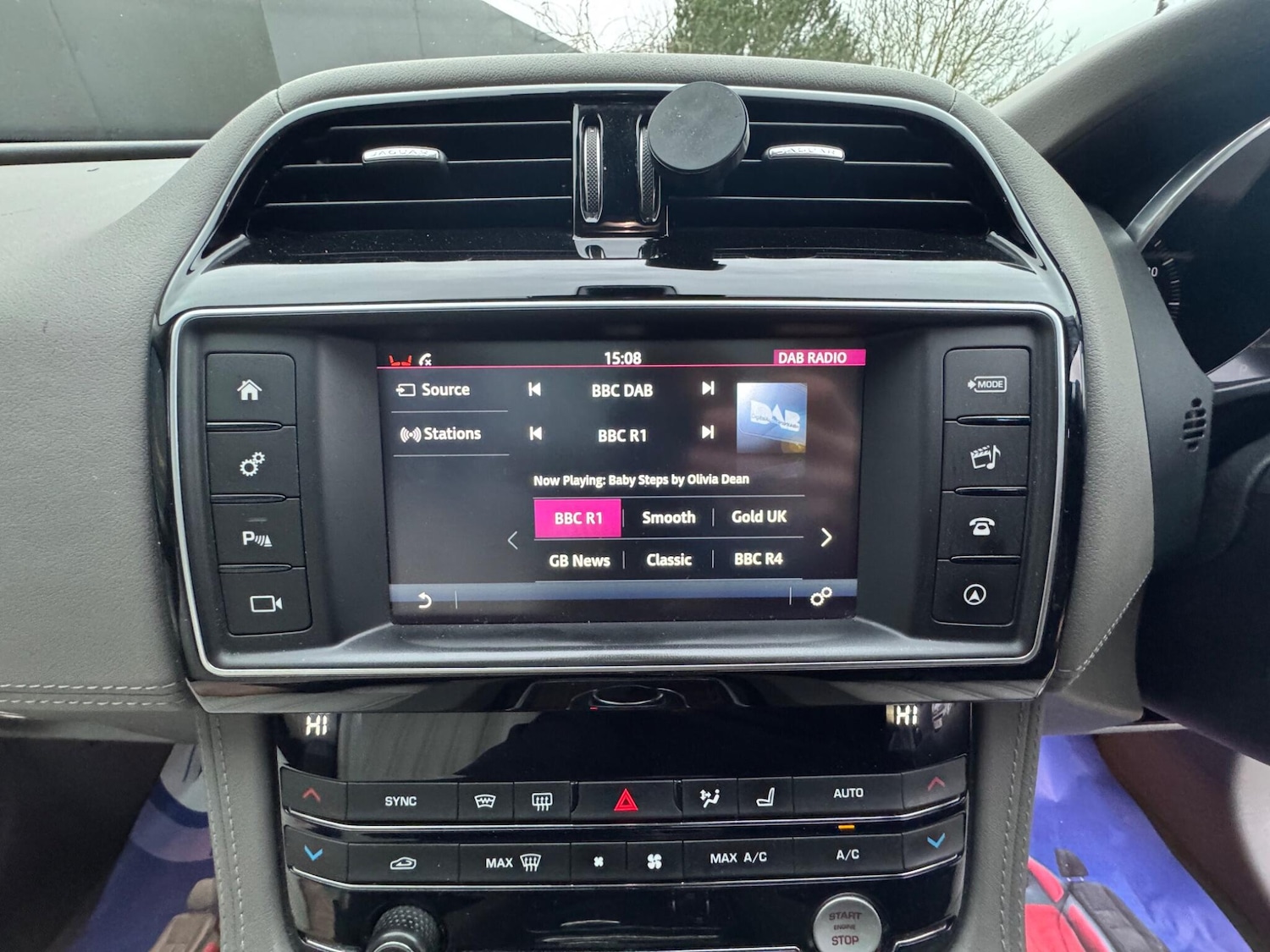 Used Jaguar F-Pace 2017 for sale - 77410970: Photo 33