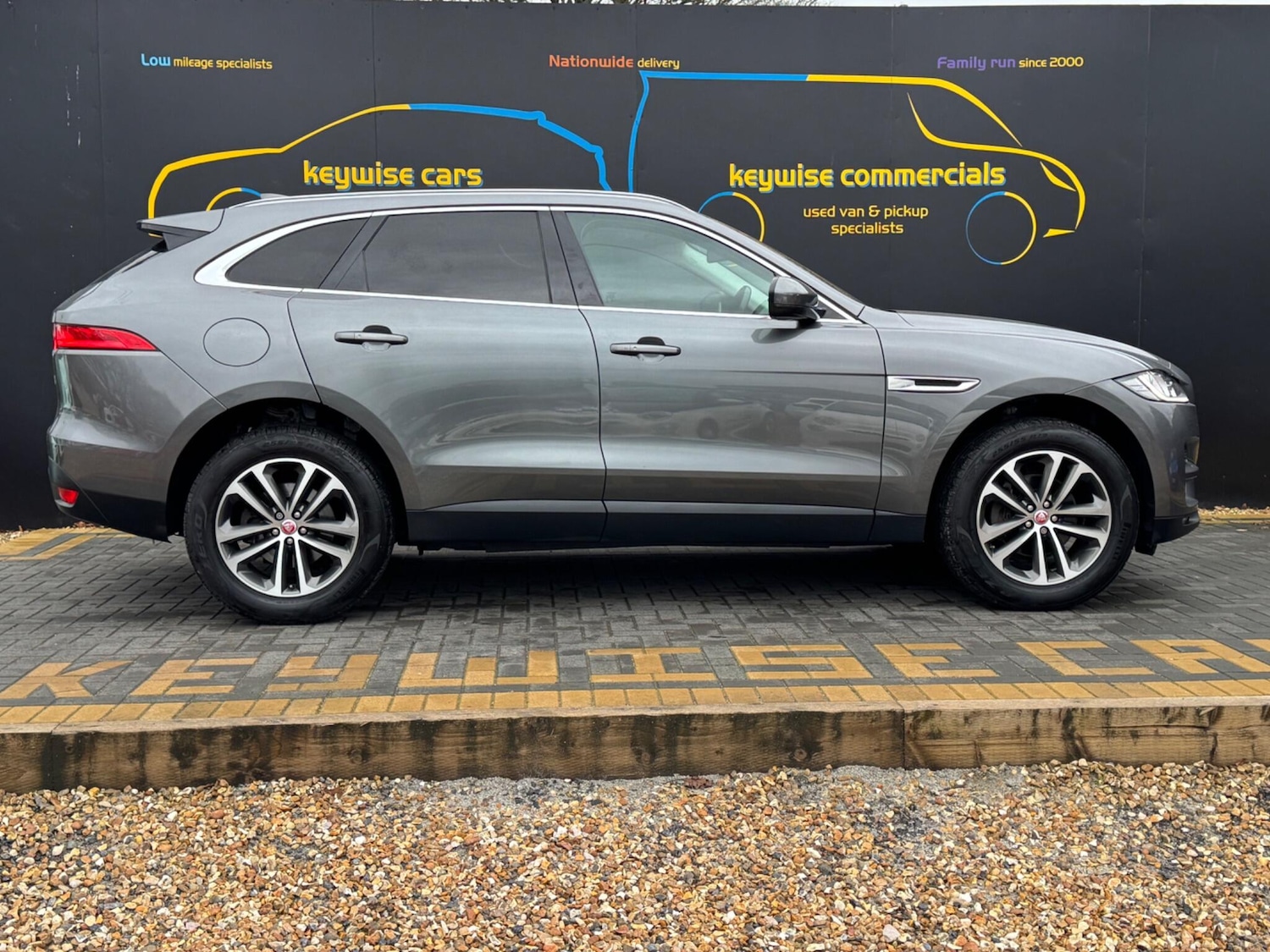 Used Jaguar F-Pace 2017 for sale - 77410970: Photo 7