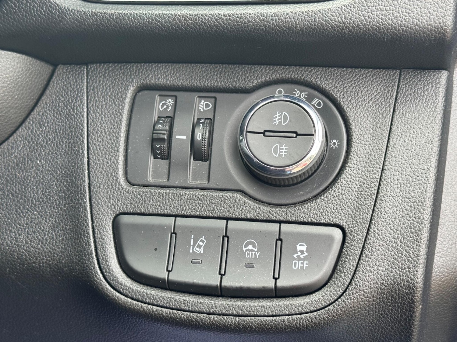 Used Vauxhall Viva 2016 for sale - 76996411: Photo 36