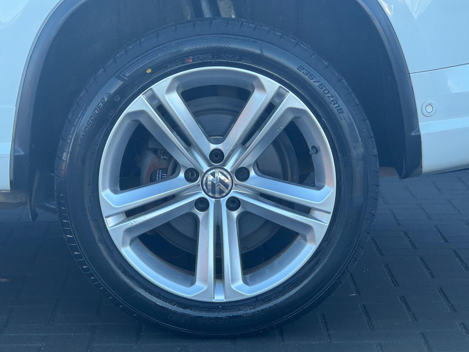 Used Volkswagen Tiguan 2015 for sale - 76918703: Photo 14