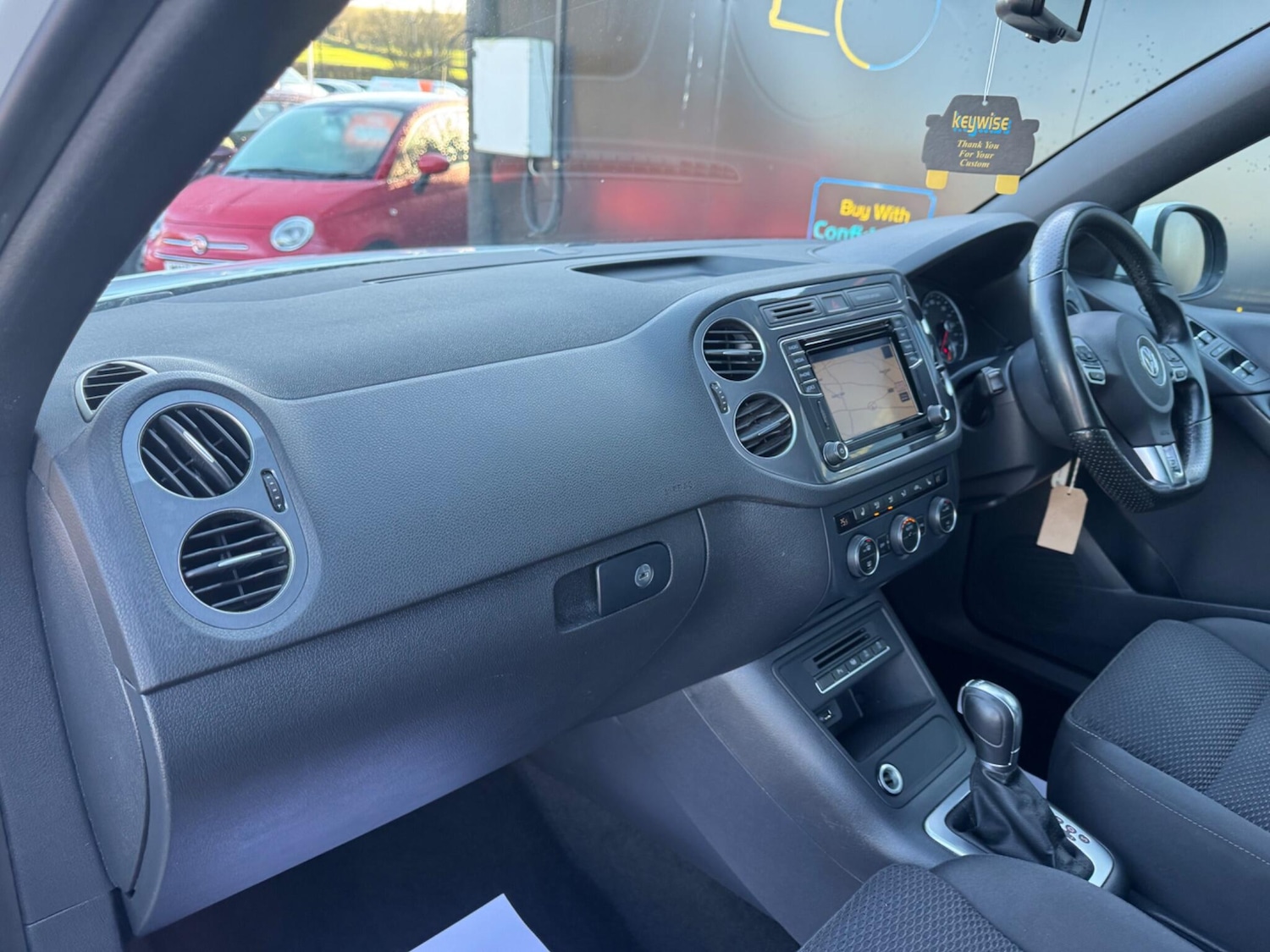 Used Volkswagen Tiguan 2015 for sale - 76918703: Photo 22