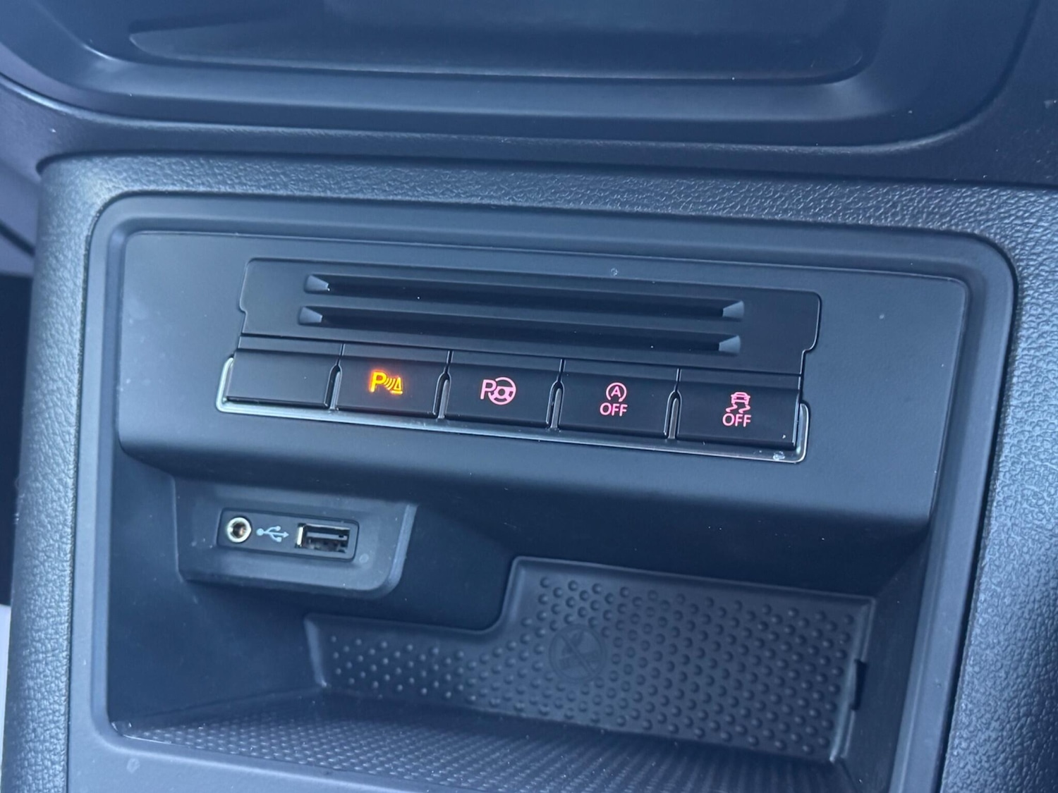 Used Volkswagen Tiguan 2015 for sale - 76918703: Photo 34