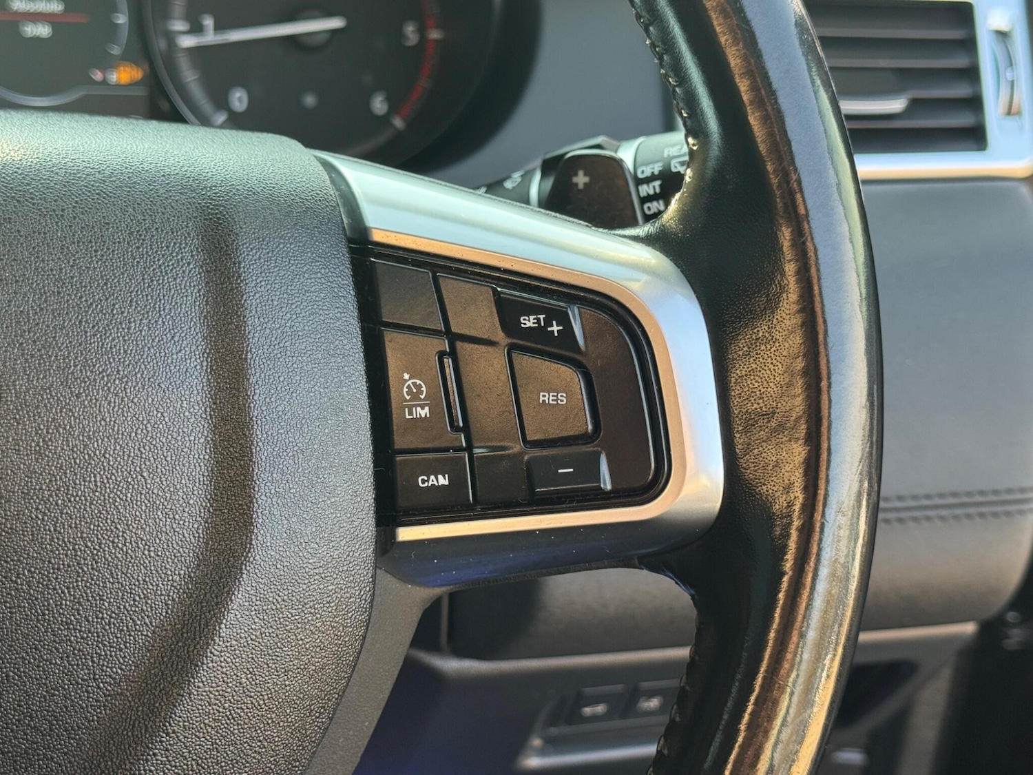 Used Land Rover Discovery Sport 2018 for sale - 77970643: Photo 32