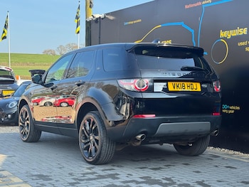 Used Land Rover Discovery Sport 2018 for sale - 77970643: Photo