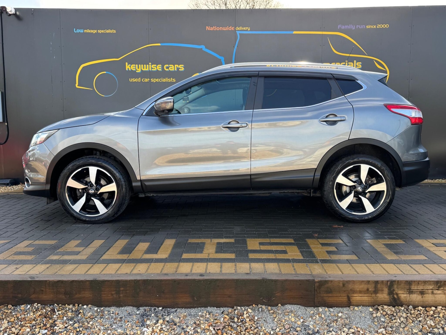 Used Nissan Qashqai 2017 for sale - 77575229: Photo 2