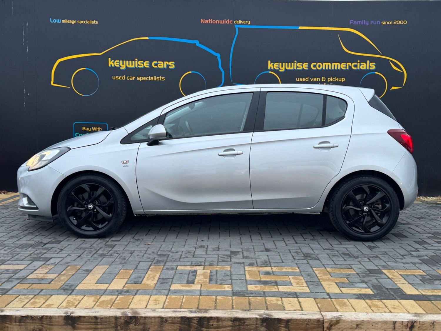 Used Vauxhall Corsa 2016 for sale - 77039971: Photo 2