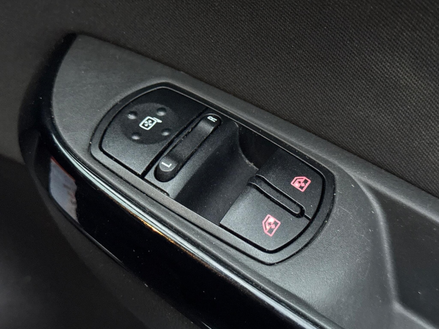 Used Vauxhall Corsa 2016 for sale - 77039971: Photo 34