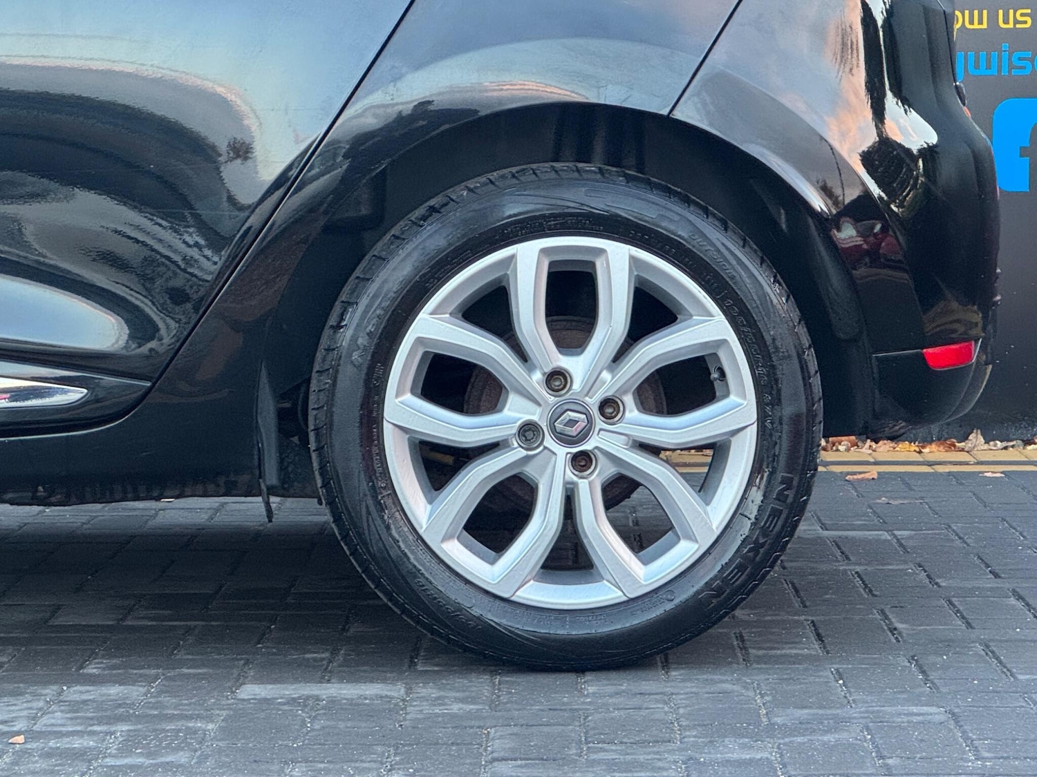 Used Renault Clio 2017 for sale - 76992706: Photo 12