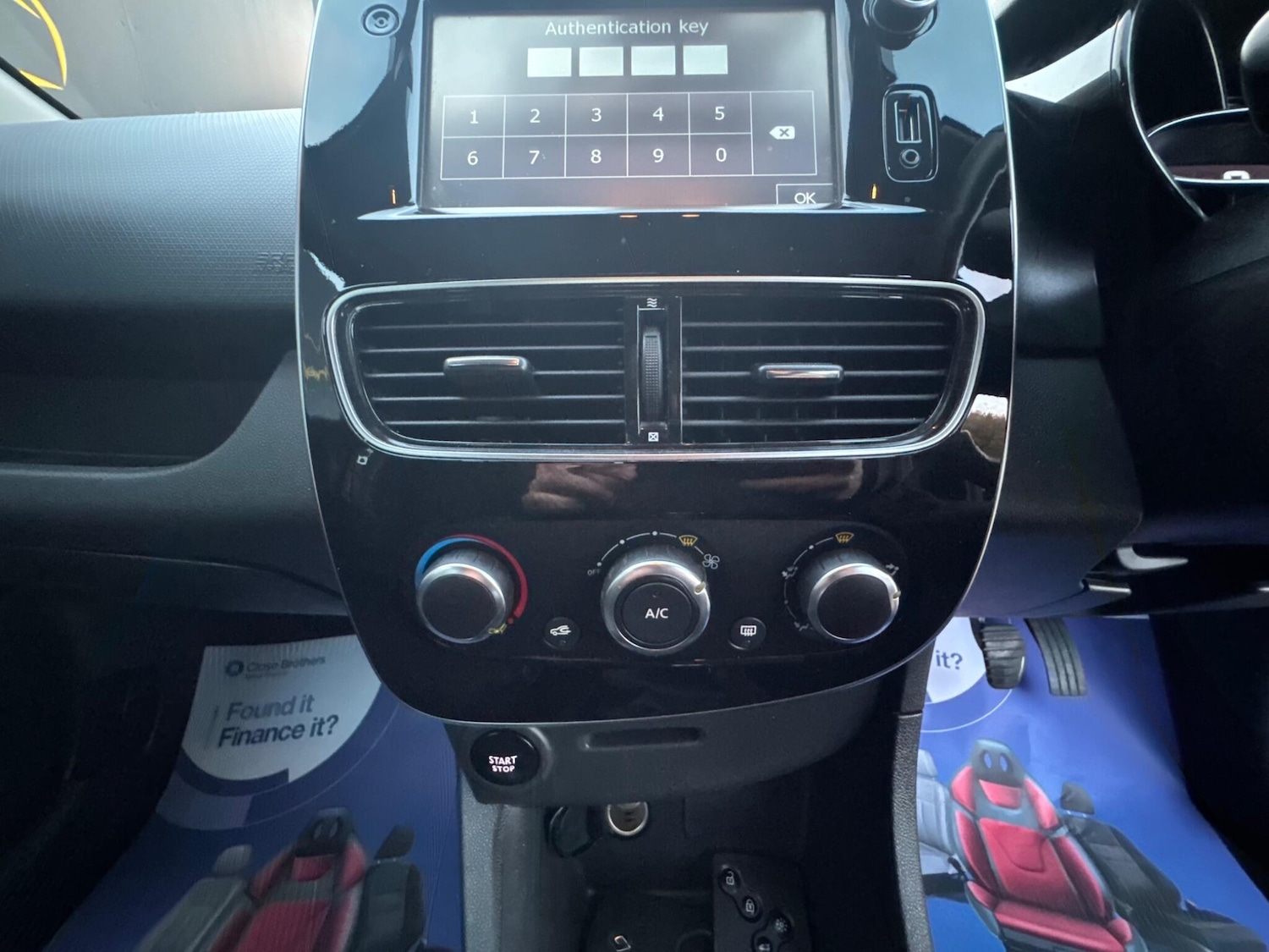 Used Renault Clio 2017 for sale - 76992706: Photo 24