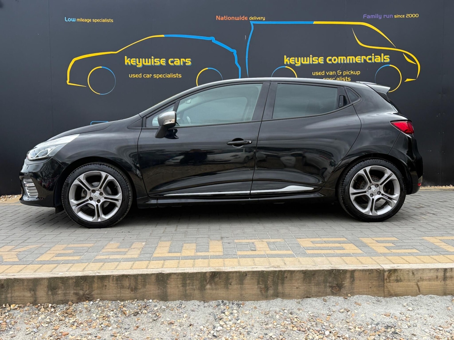 Used Renault Clio 2015 for sale - 78205196: Photo 2