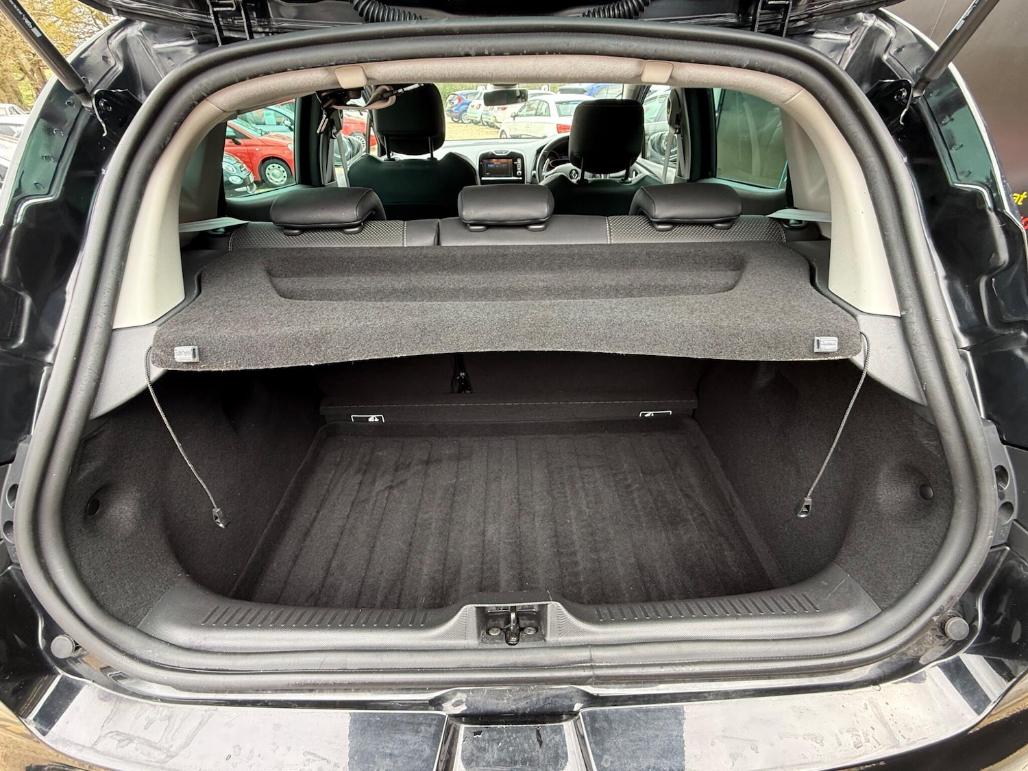 Used Renault Clio 2015 for sale - 78205196: Photo 26