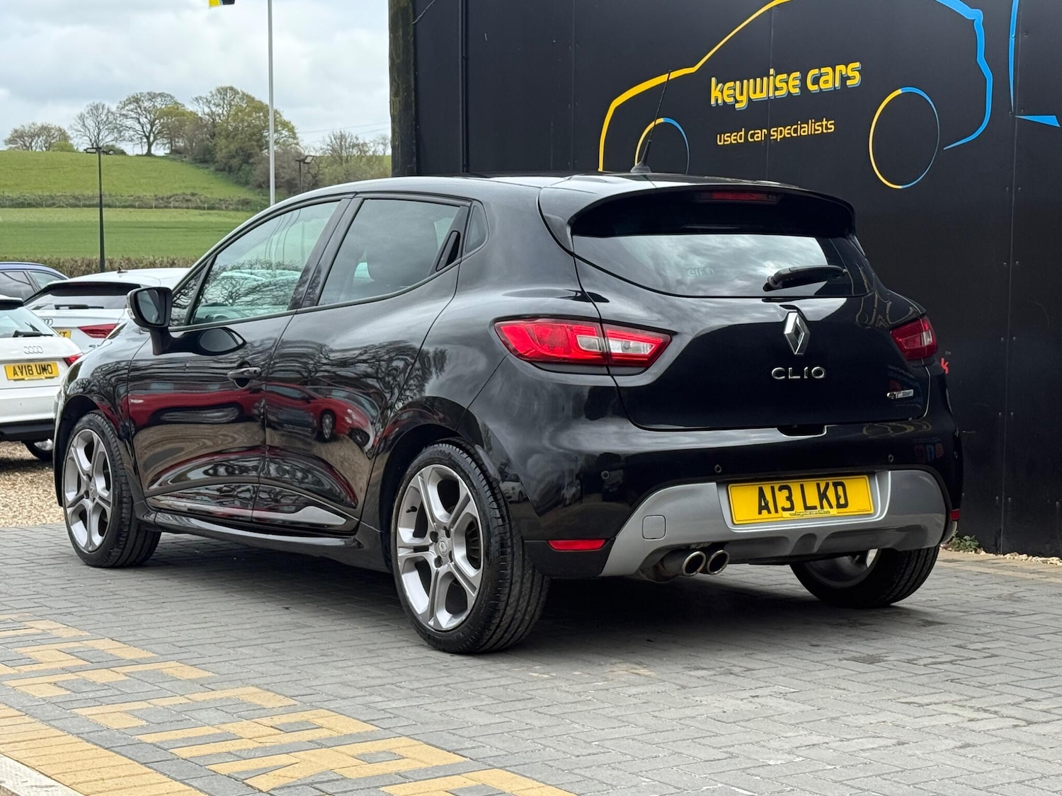 Used Renault Clio 2015 for sale - 78205196: Photo 3