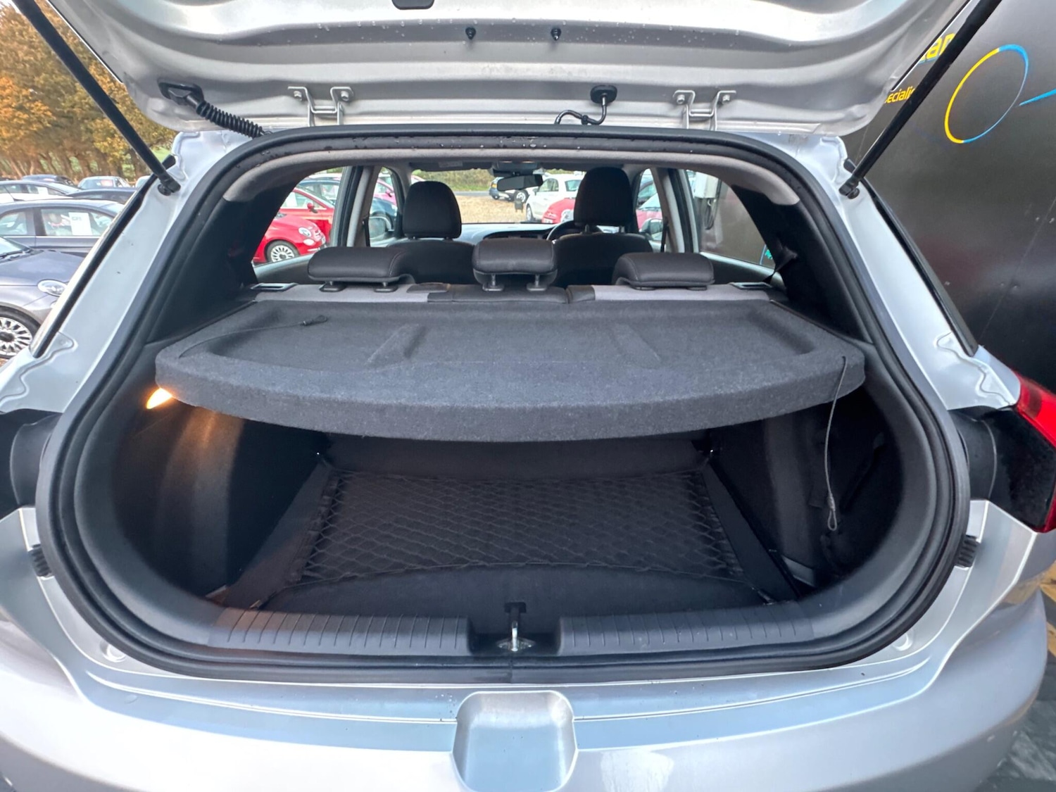 Used Hyundai i20 2017 for sale - 76499083: Photo 25