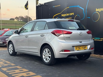 Used Hyundai i20 2017 for sale - 76499083: Photo