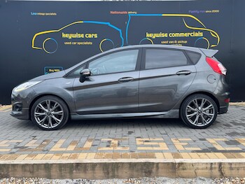 Used Ford Fiesta 2017 for sale - 77807892: Photo