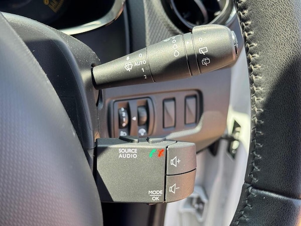 Used Renault Clio 2014 for sale - 76123084: Photo 39