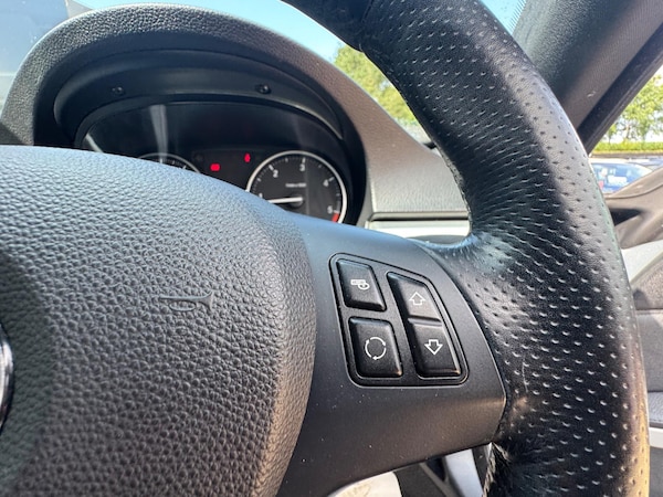 Used BMW 3 Series 2012 for sale - 75247457: Photo 28