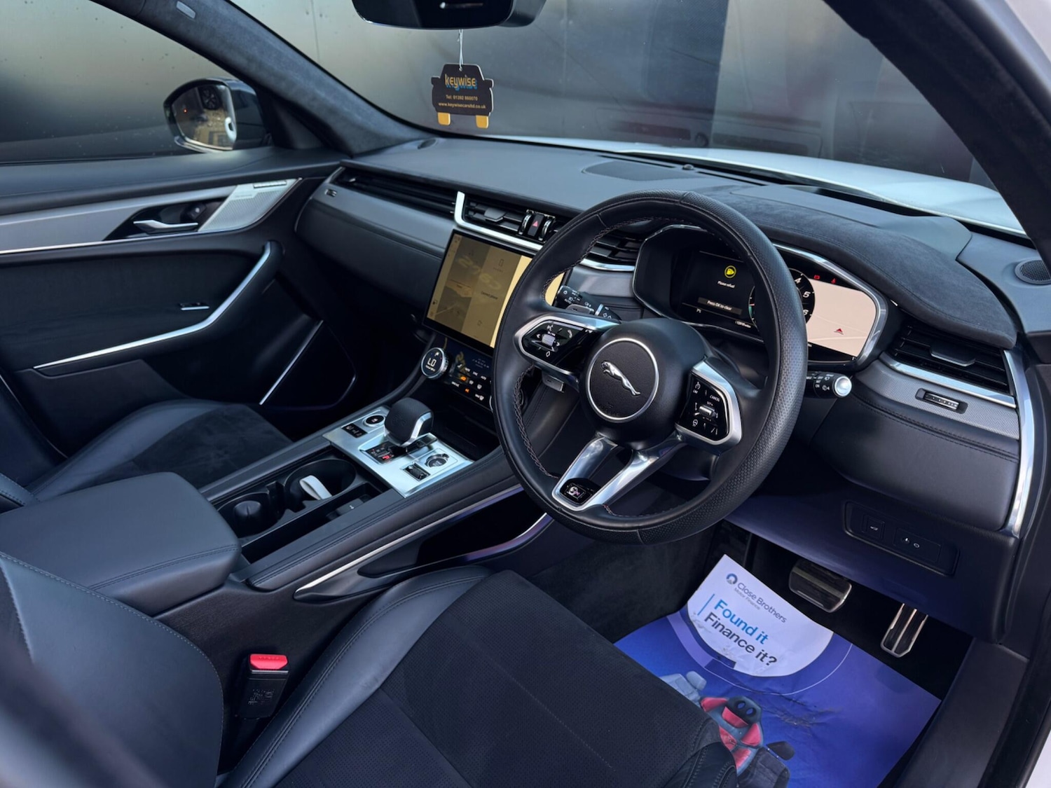 Used Jaguar F-Pace 2023 for sale - 77131409: Photo 31