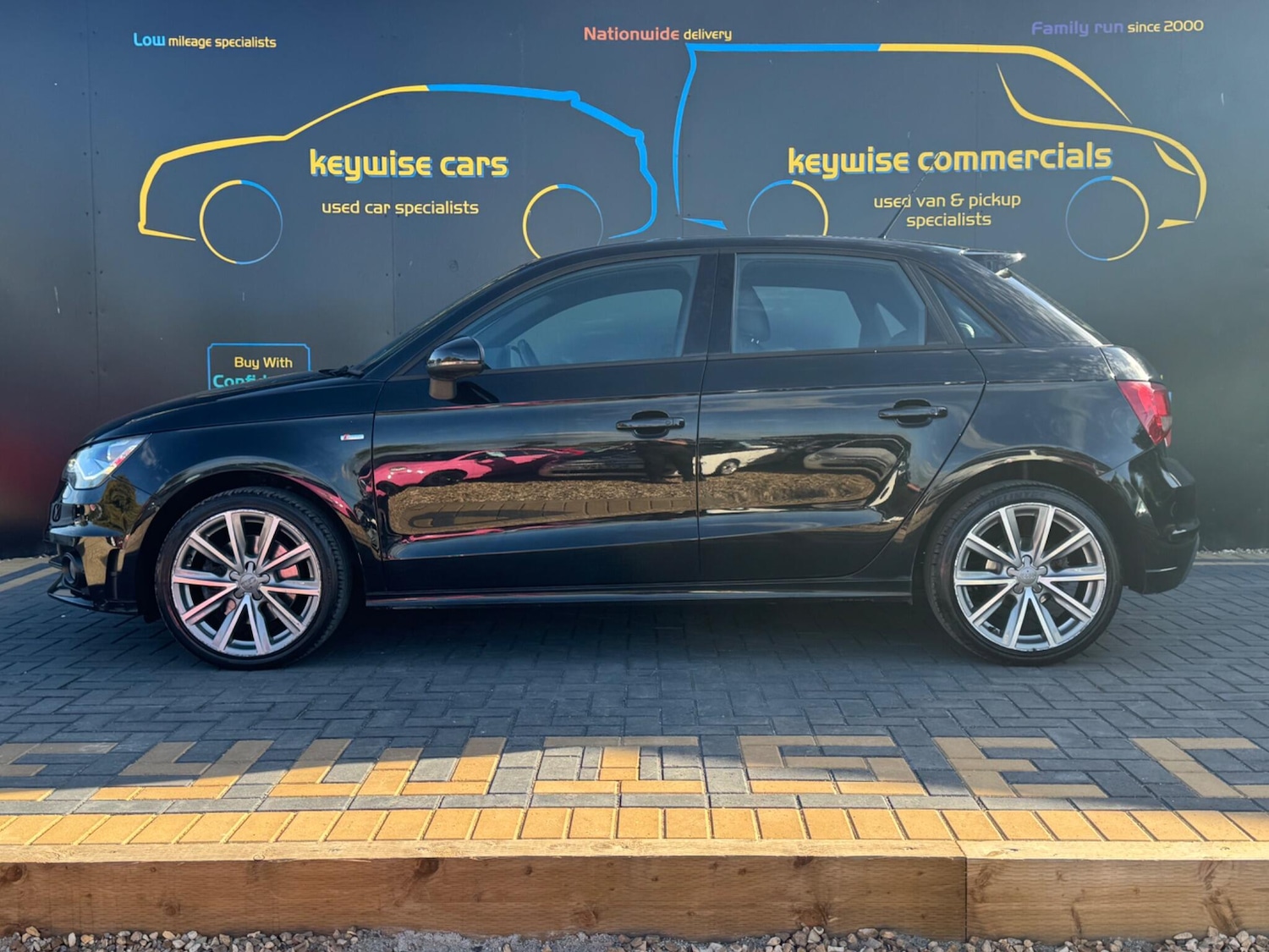 Used Audi A1 2015 for sale - 76370565: Photo 2
