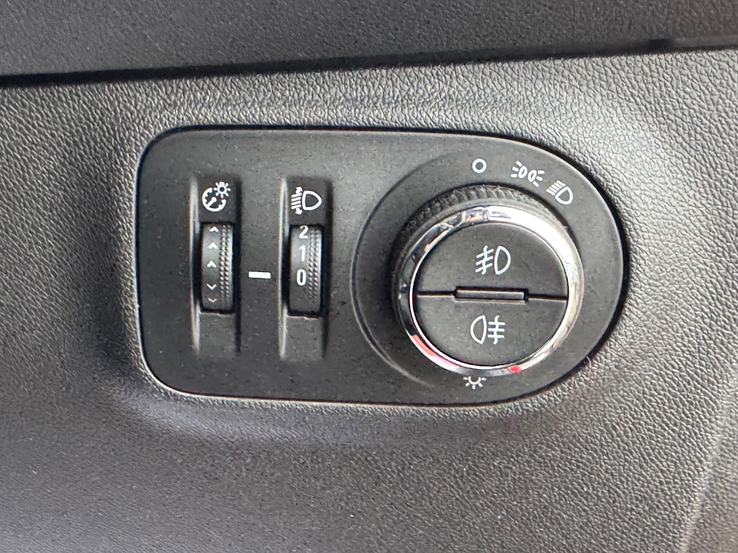 Used Vauxhall Corsa 2015 for sale - 76993489: Photo 33