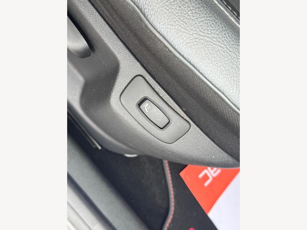 Used Renault Captur 2017 for sale - 76336546: Photo 30