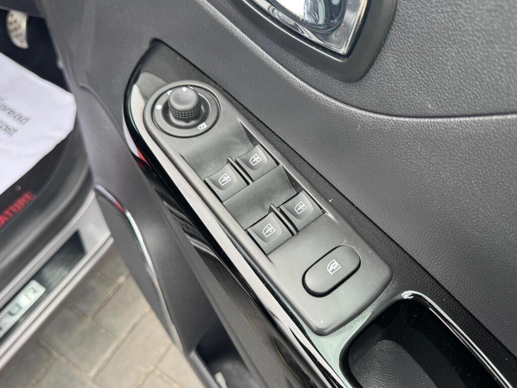 Used Renault Captur 2017 for sale - 76336546: Photo 31