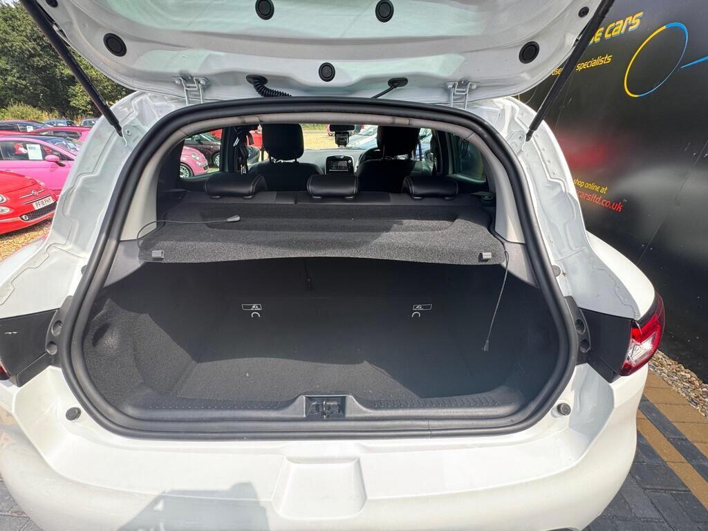 Used Renault Clio 2019 for sale - 76989591: Photo 19