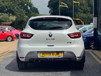 Used Renault Clio 2019 for sale - 76989591: Photo