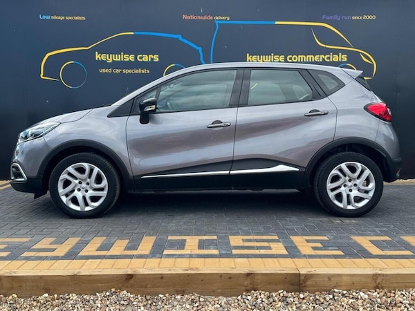 Used Renault Captur 2017 for sale - 76214455: Photo 2