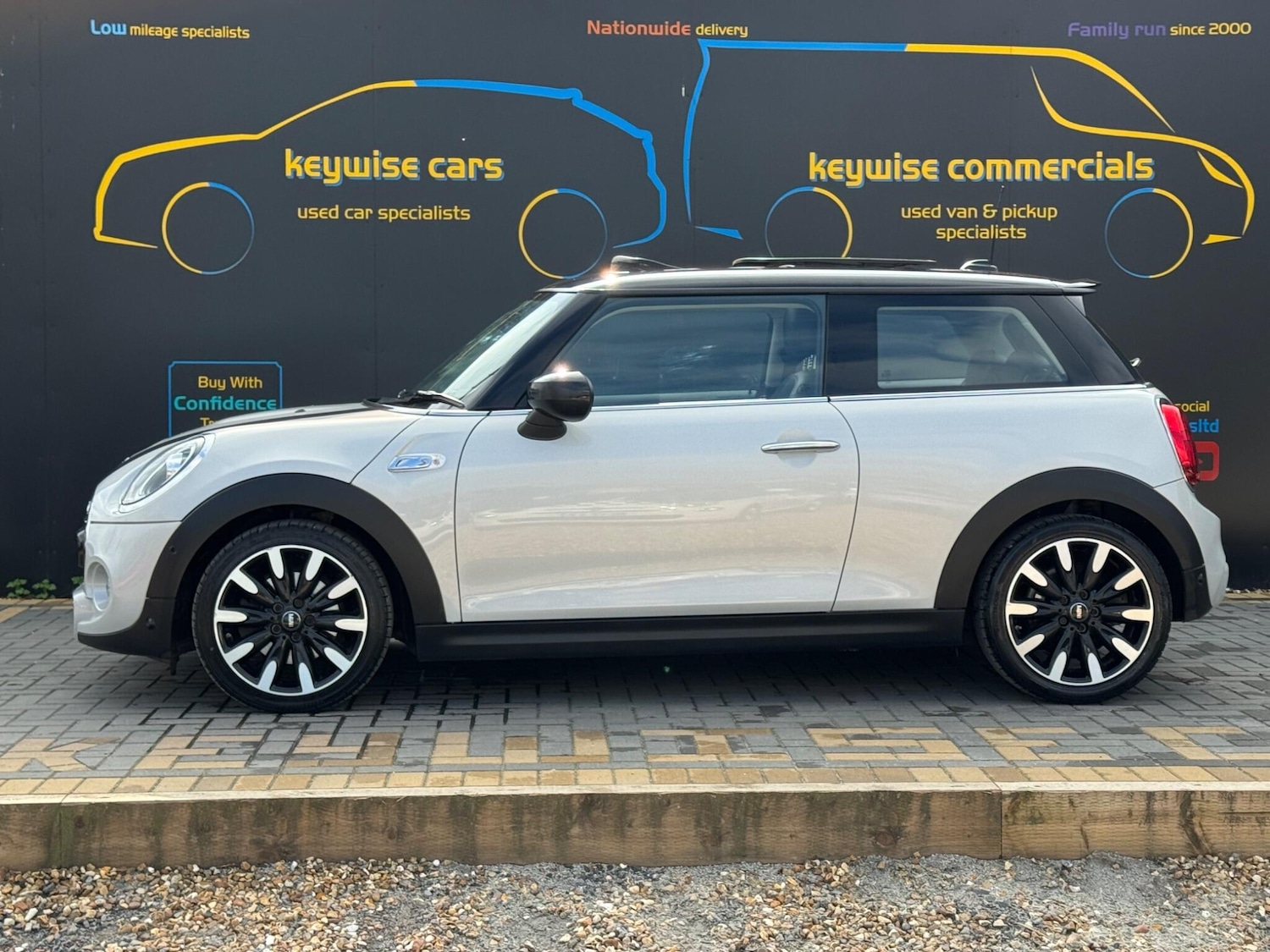 Used MINI Hatch 2019 for sale - 77737613: Photo 2