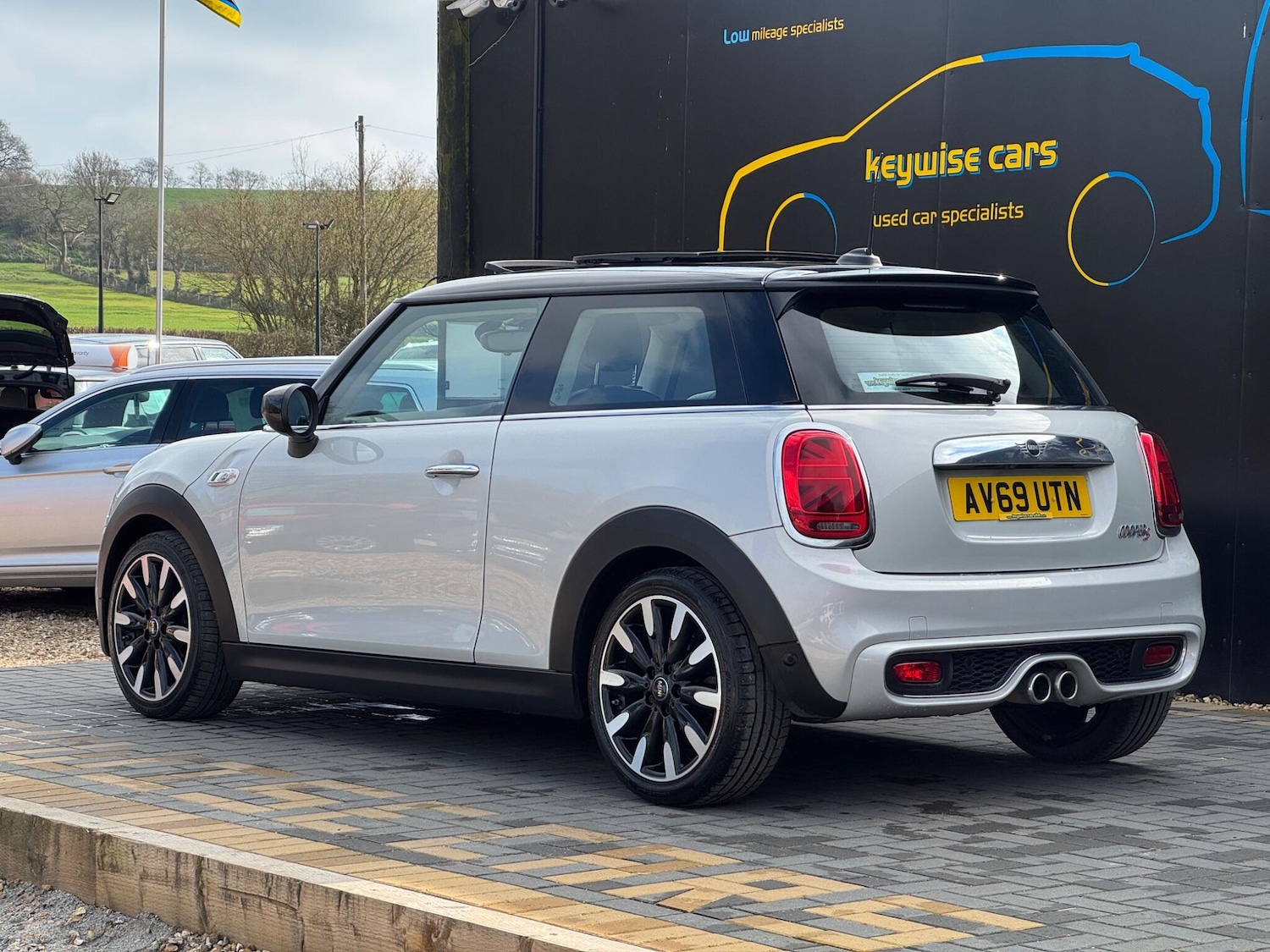 Used MINI Hatch 2019 for sale - 77737613: Photo 3