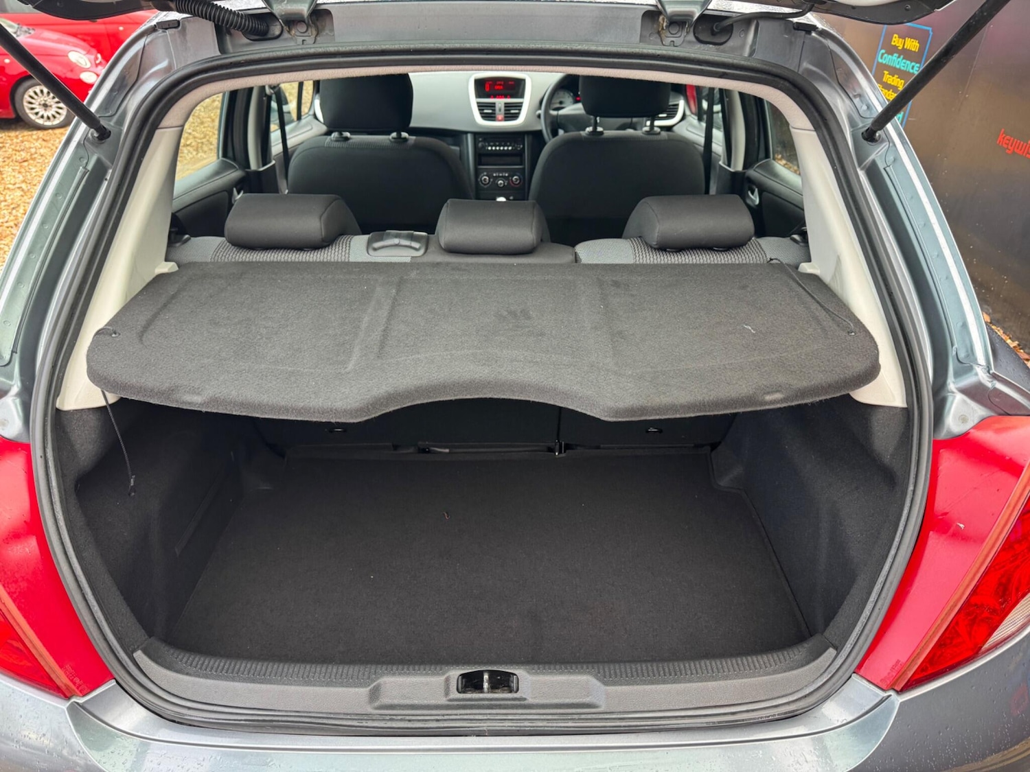 Used Peugeot 207 2010 for sale - 76620533: Photo 26