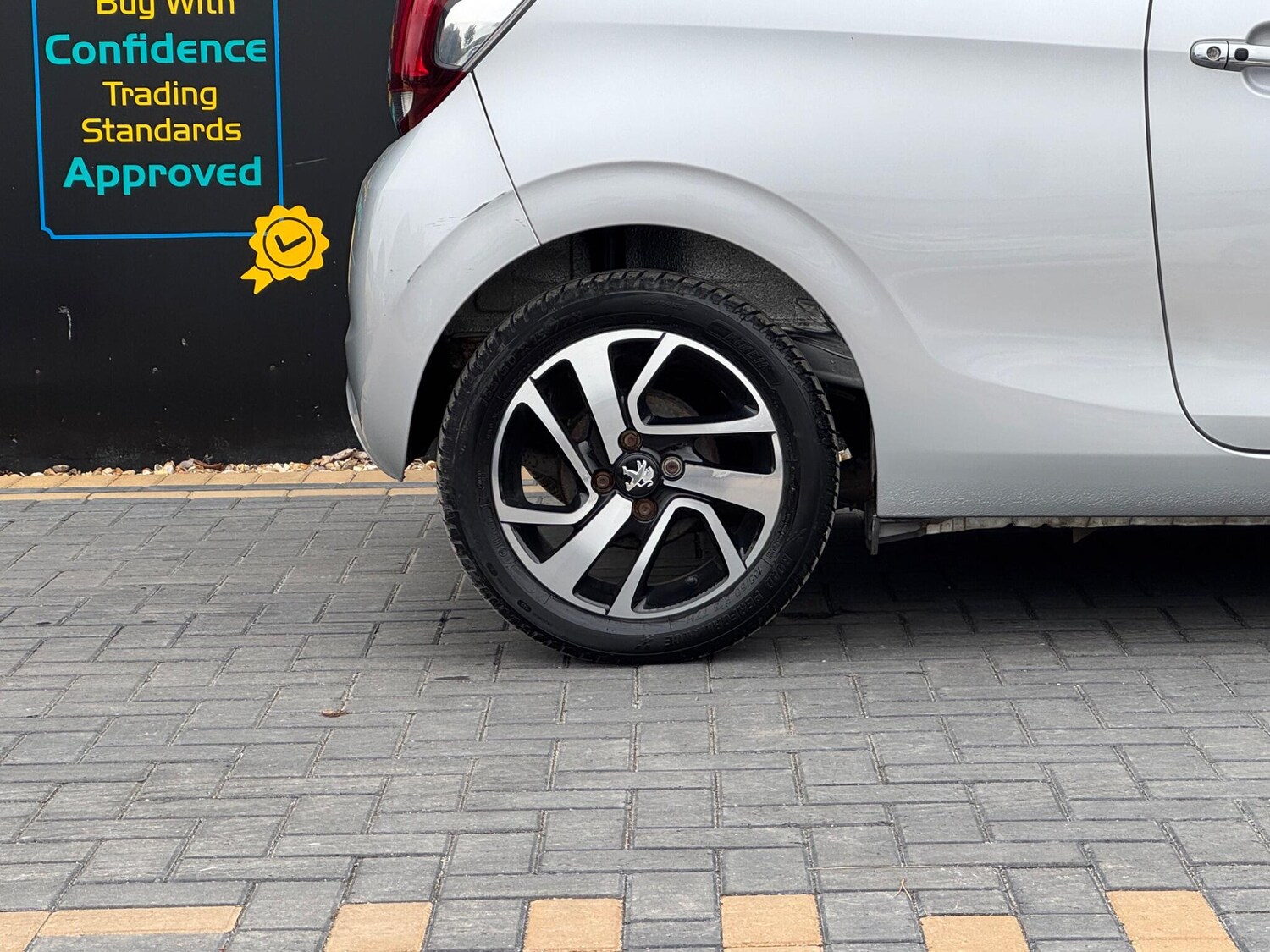 Used Peugeot 108 2014 for sale - 76283979: Photo 17