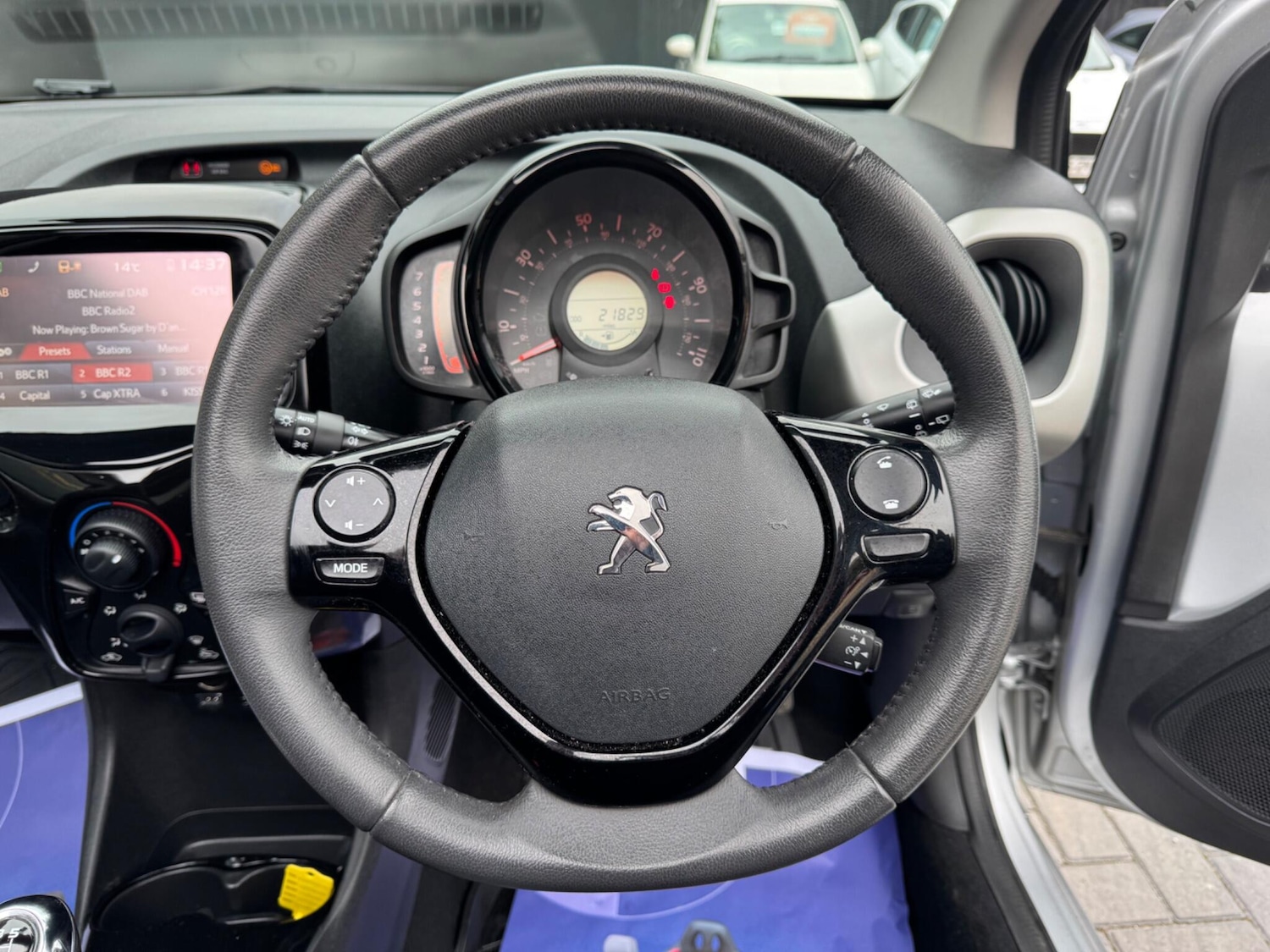 Used Peugeot 108 2014 for sale - 76283979: Photo 22