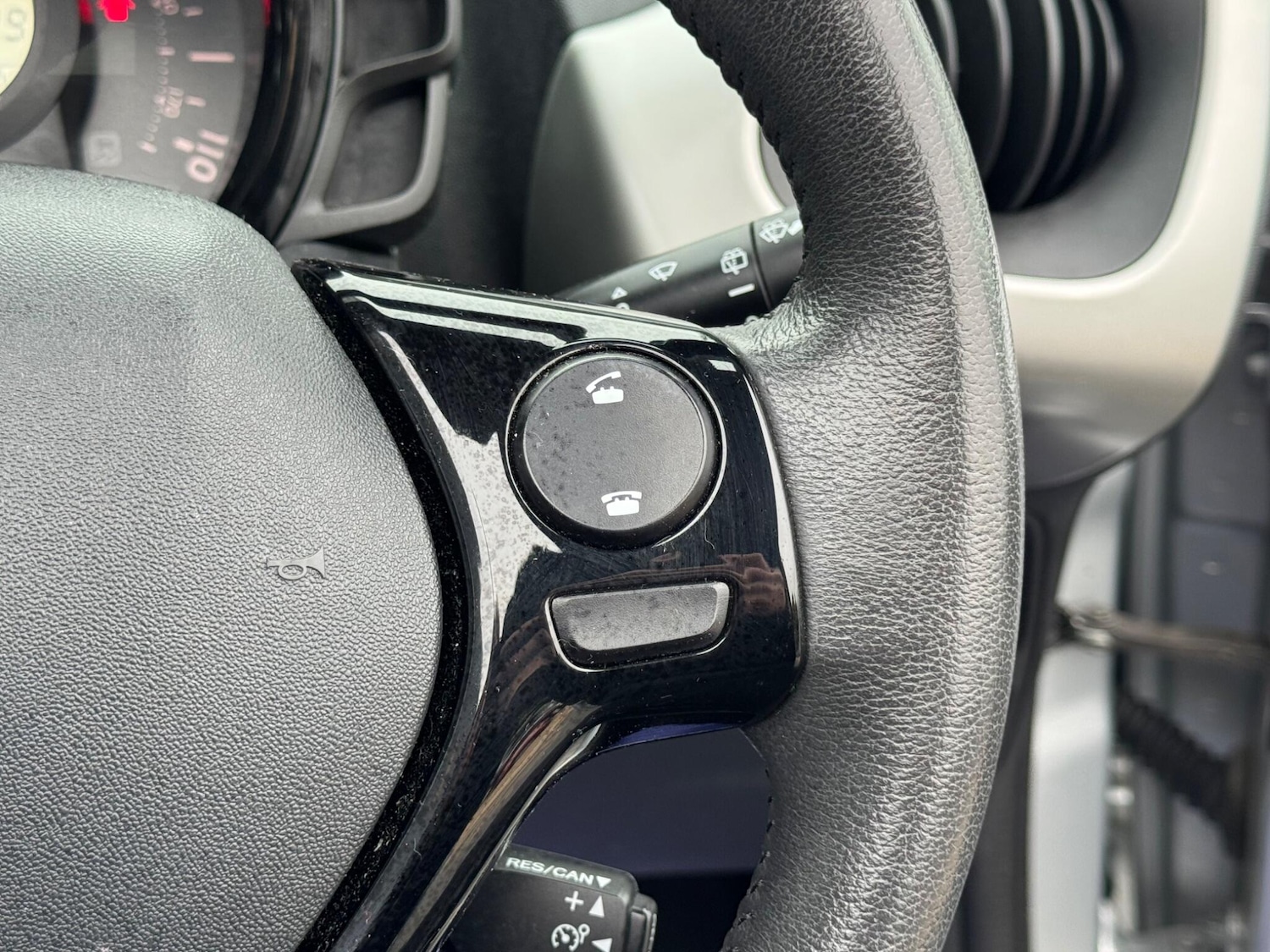 Used Peugeot 108 2014 for sale - 76283979: Photo 24