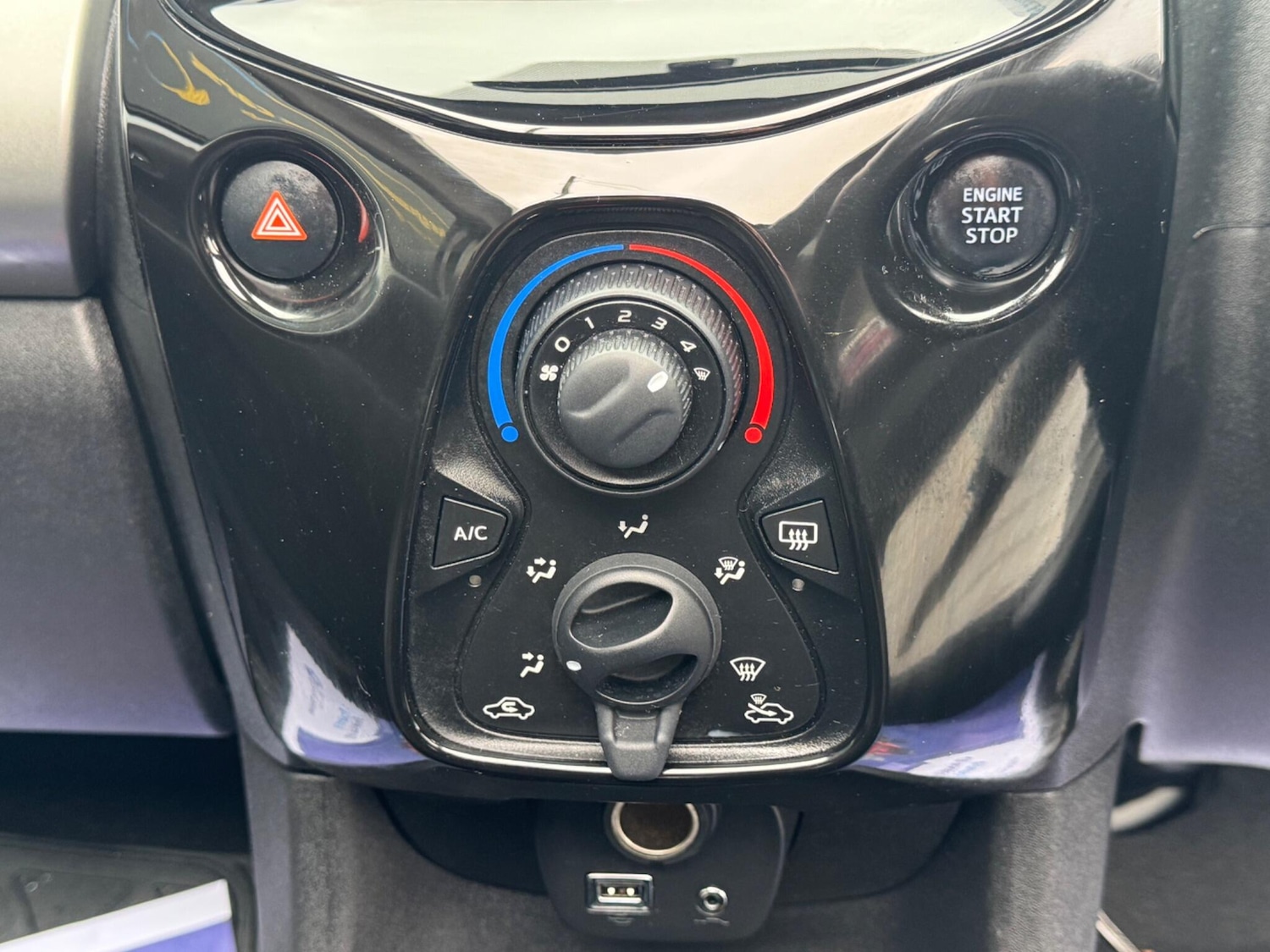 Used Peugeot 108 2014 for sale - 76283979: Photo 26