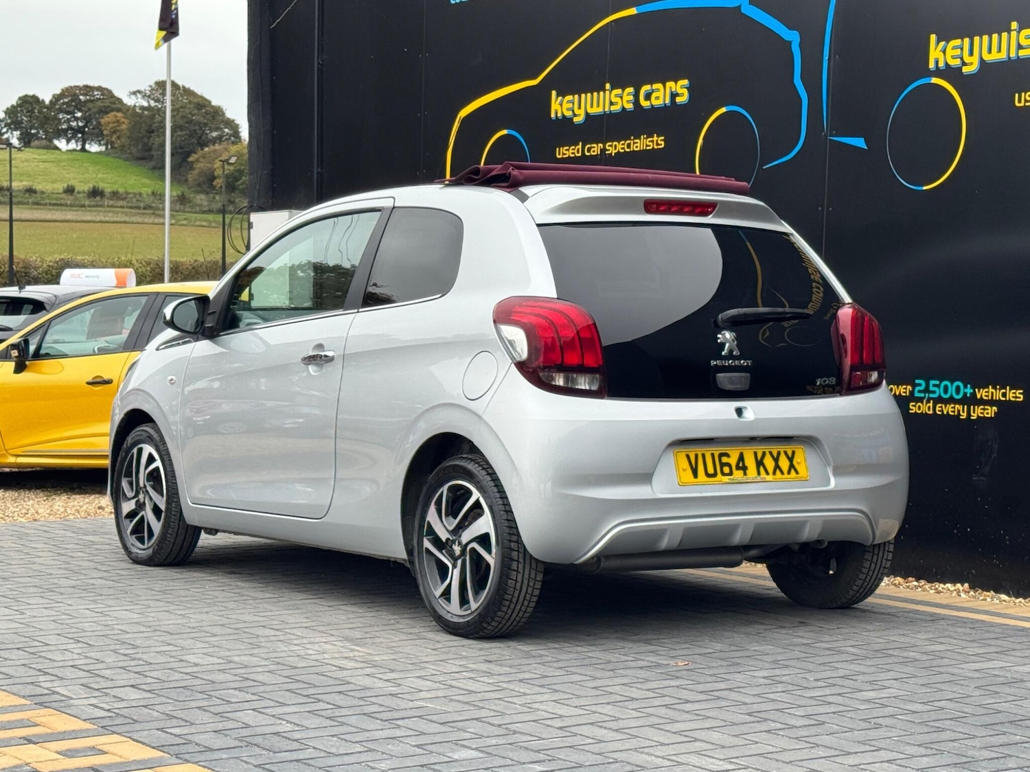 Used Peugeot 108 2014 for sale - 76283979: Photo 3