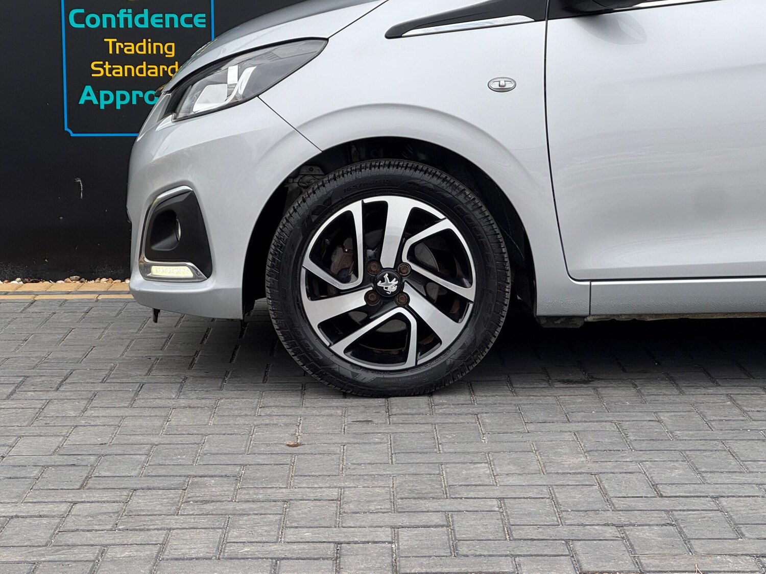 Used Peugeot 108 2014 for sale - 76283979: Photo 6