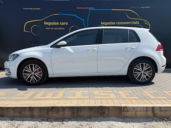 Used Volkswagen Golf 2017 for sale - 79168560: Photo