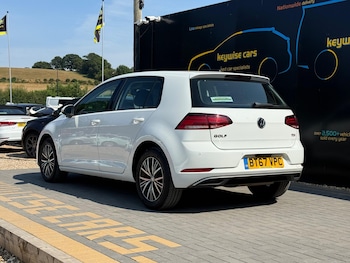 Used Volkswagen Golf 2017 for sale - 79168560: Photo