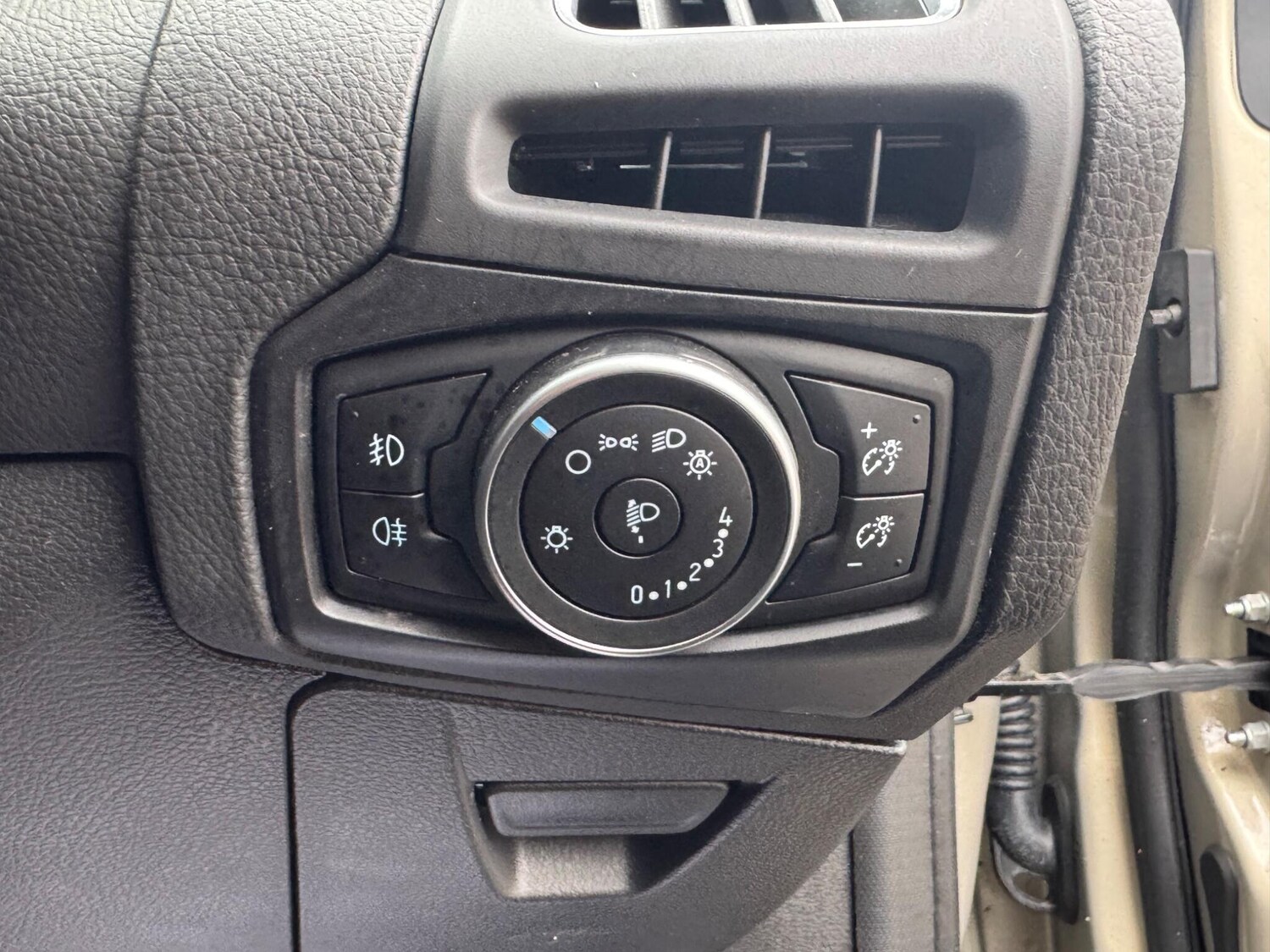 Used Ford Focus 2015 for sale - 76270278: Photo 34