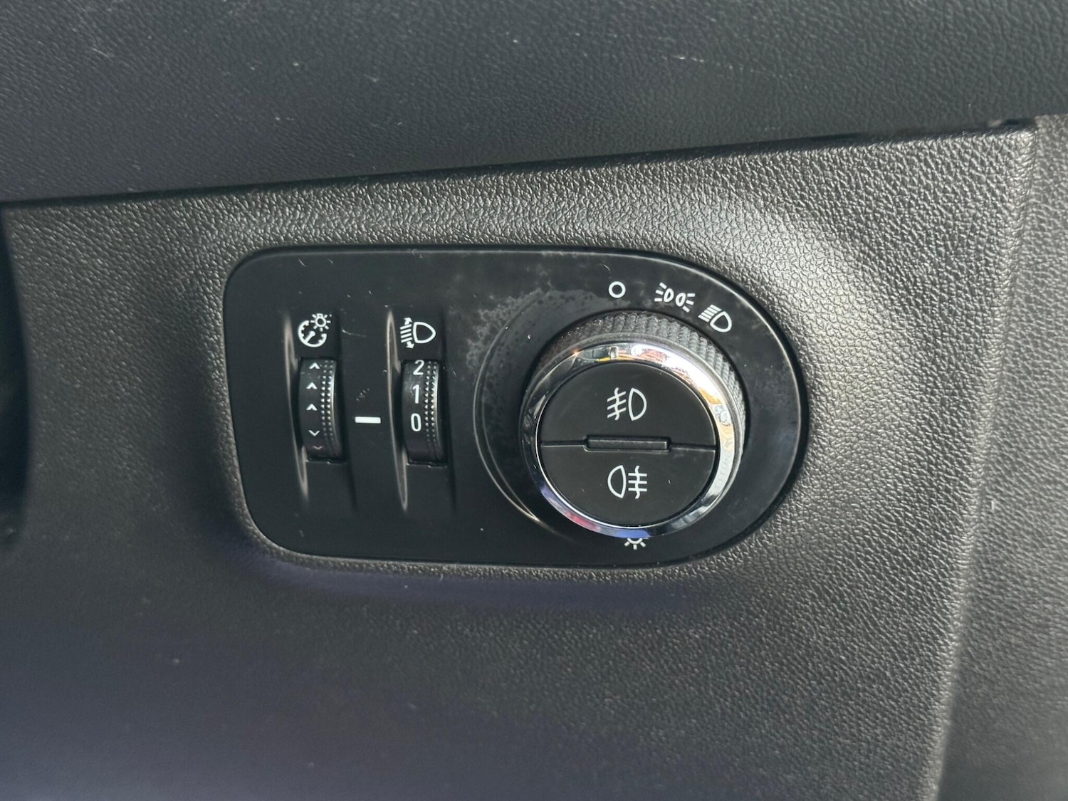 Used Vauxhall Corsa 2015 for sale - 76608280: Photo 33