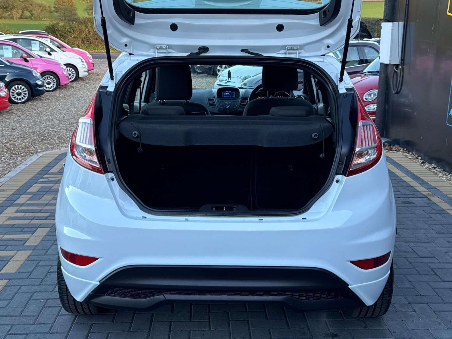 Used Ford Fiesta 2017 for sale - 76644856: Photo 13